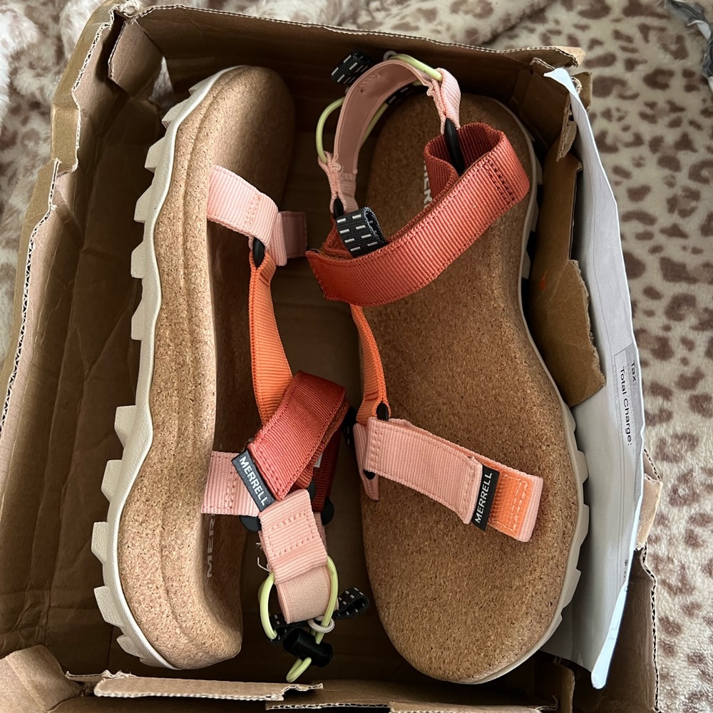 Merrell woman’s speed fusion peach/melon size 8